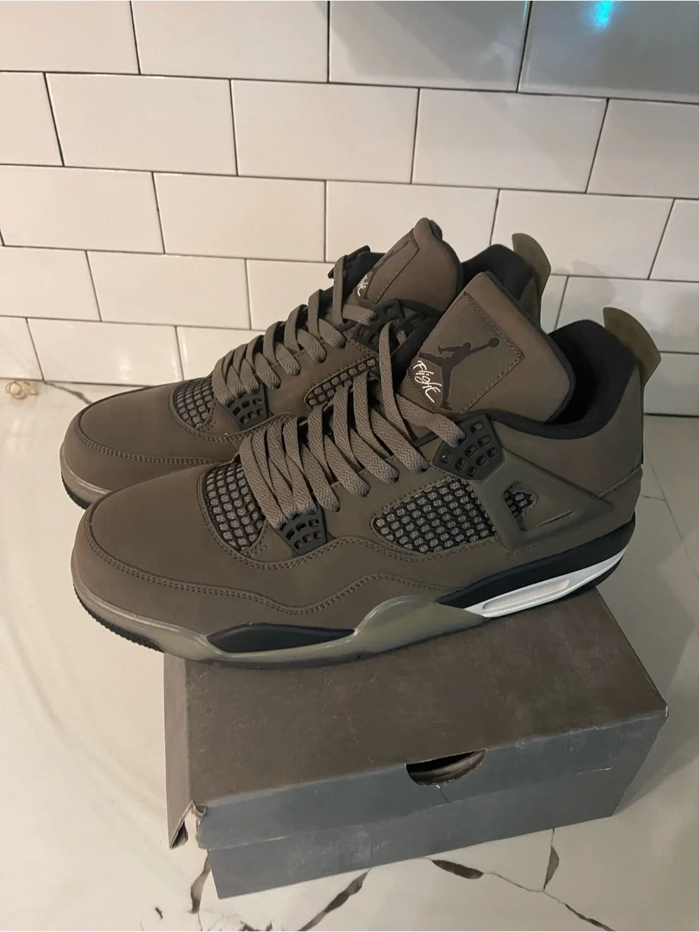 Men’s Retro 4 Cave Stone Size 14.
